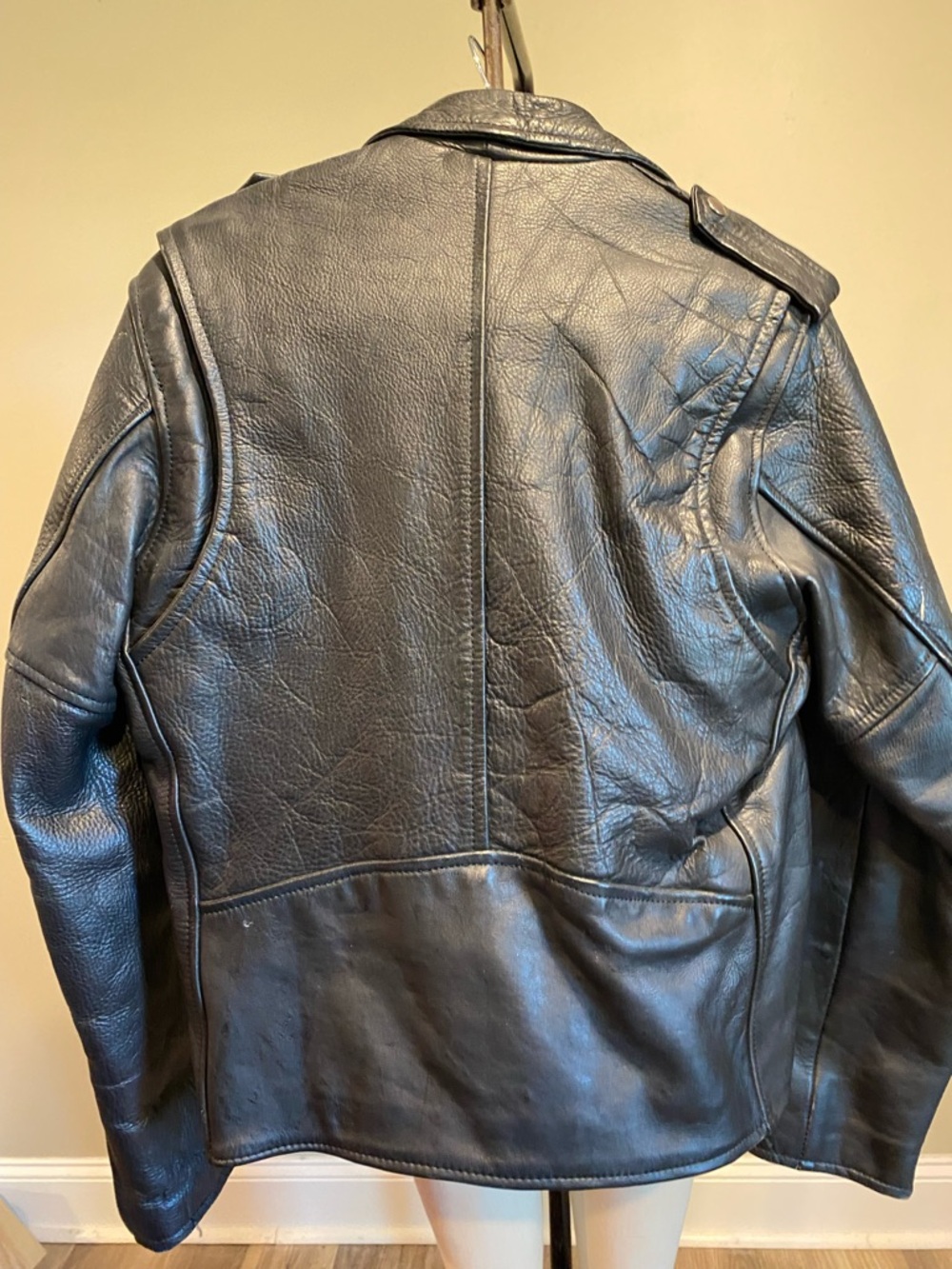 Black Leather Men's Jacket - Classic Biker Style - Picture 2 of 5